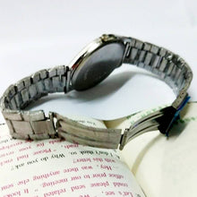 Load image into Gallery viewer, female lovers watch electronic quartz watch